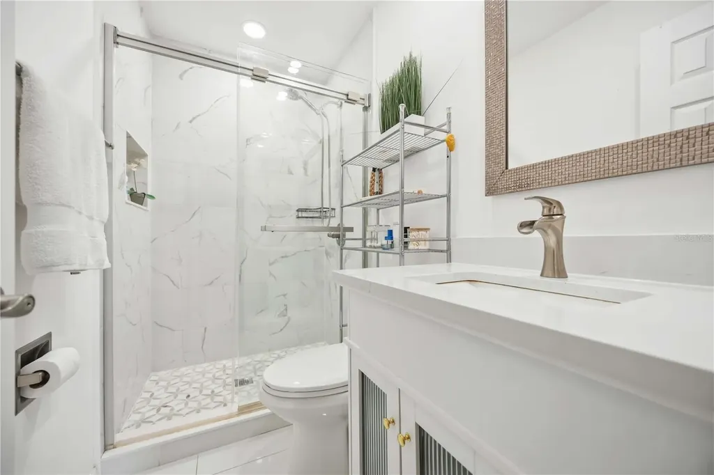 266 Oak Hill Drive Sarasota FL 34232