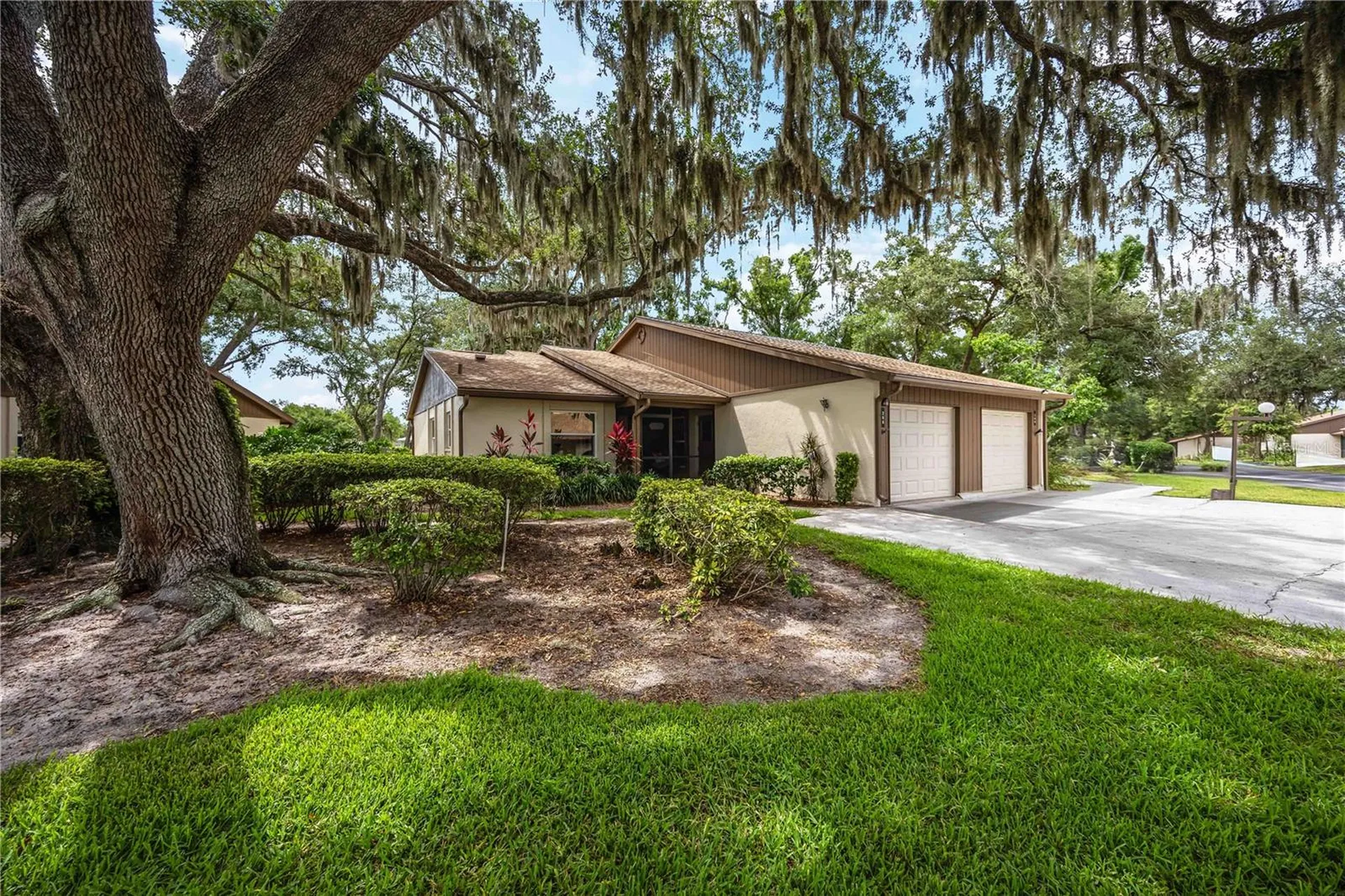 266 Oak Hill Drive Sarasota FL 34232