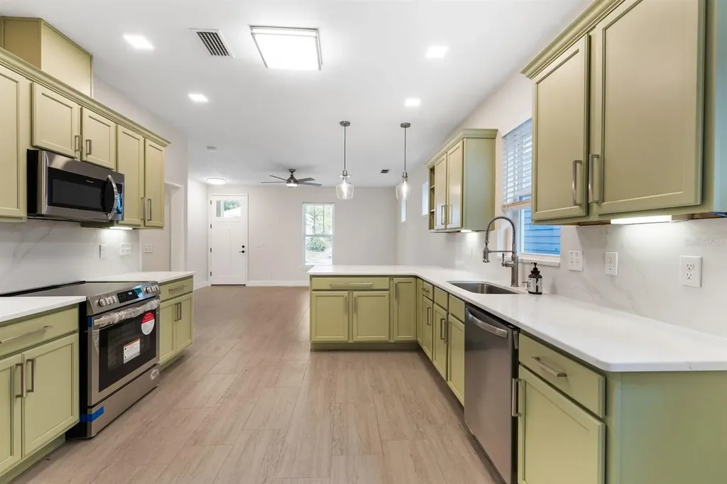 5005 NW 11th Place Gainesville FL 32605