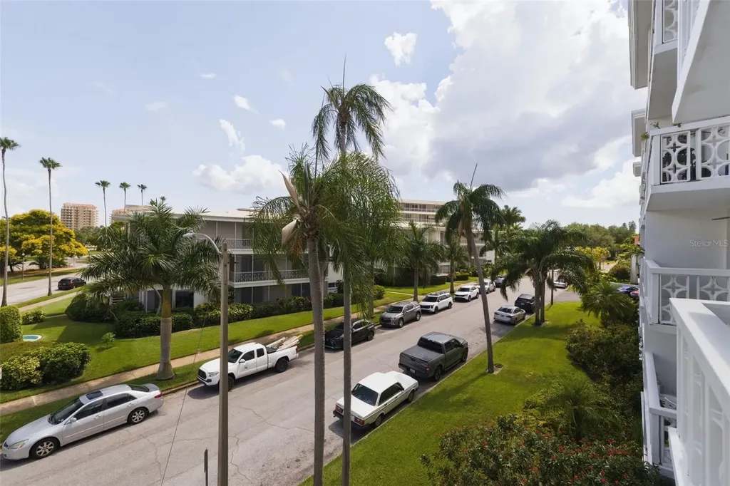 1100 N Shore Drive NE St Petersburg FL 33701