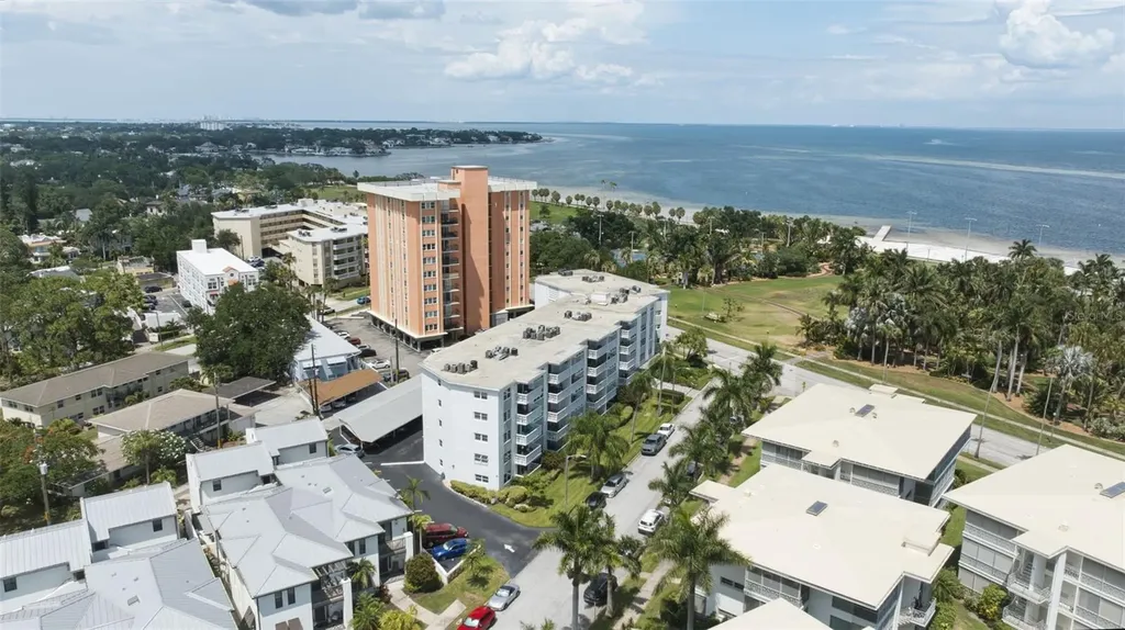 1100 N Shore Drive NE St Petersburg FL 33701