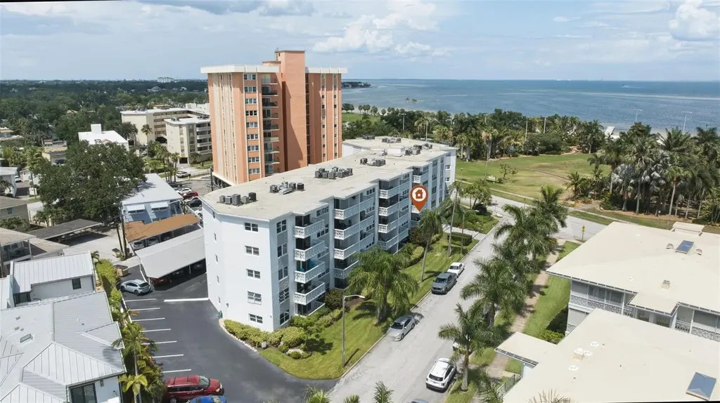 1100 N Shore Drive NE St Petersburg FL 33701