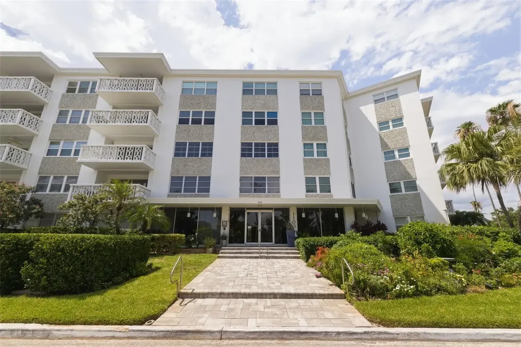 1100 N Shore Drive NE St Petersburg FL 33701