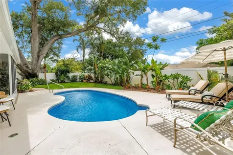 4201 27th Avenue N St Petersburg FL 33713