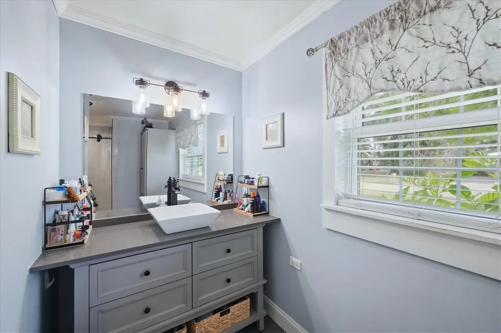 7714 N Leewynn Drive Sarasota FL 34240