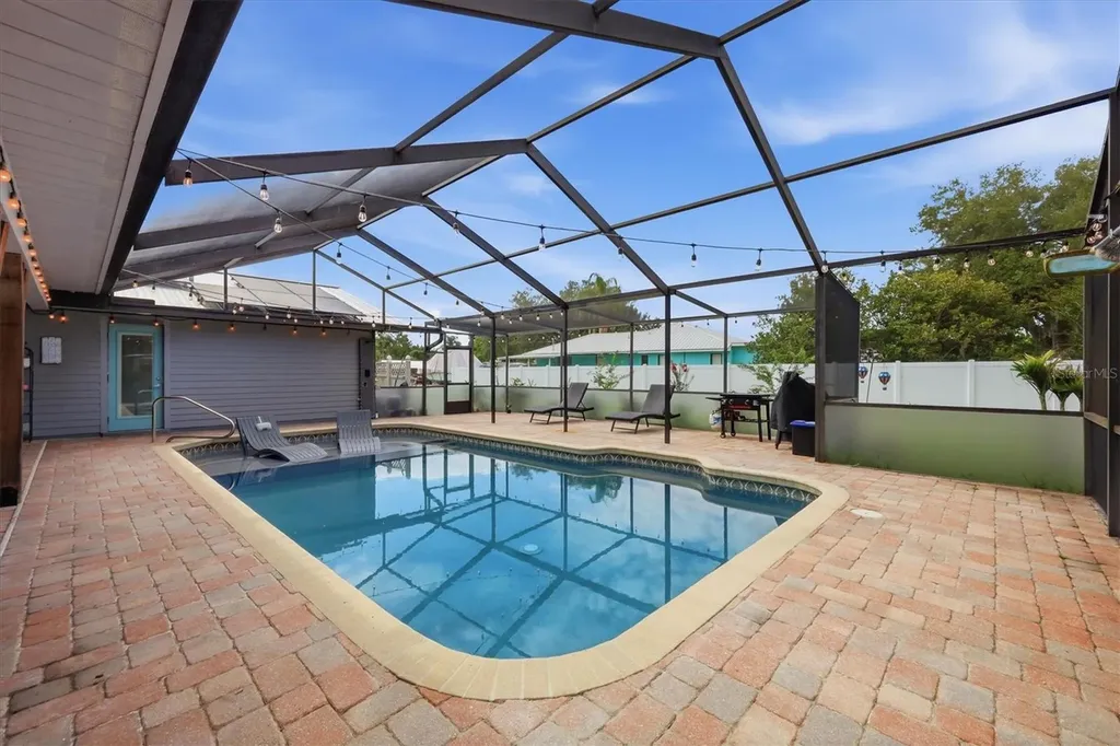 7714 N Leewynn Drive Sarasota FL 34240
