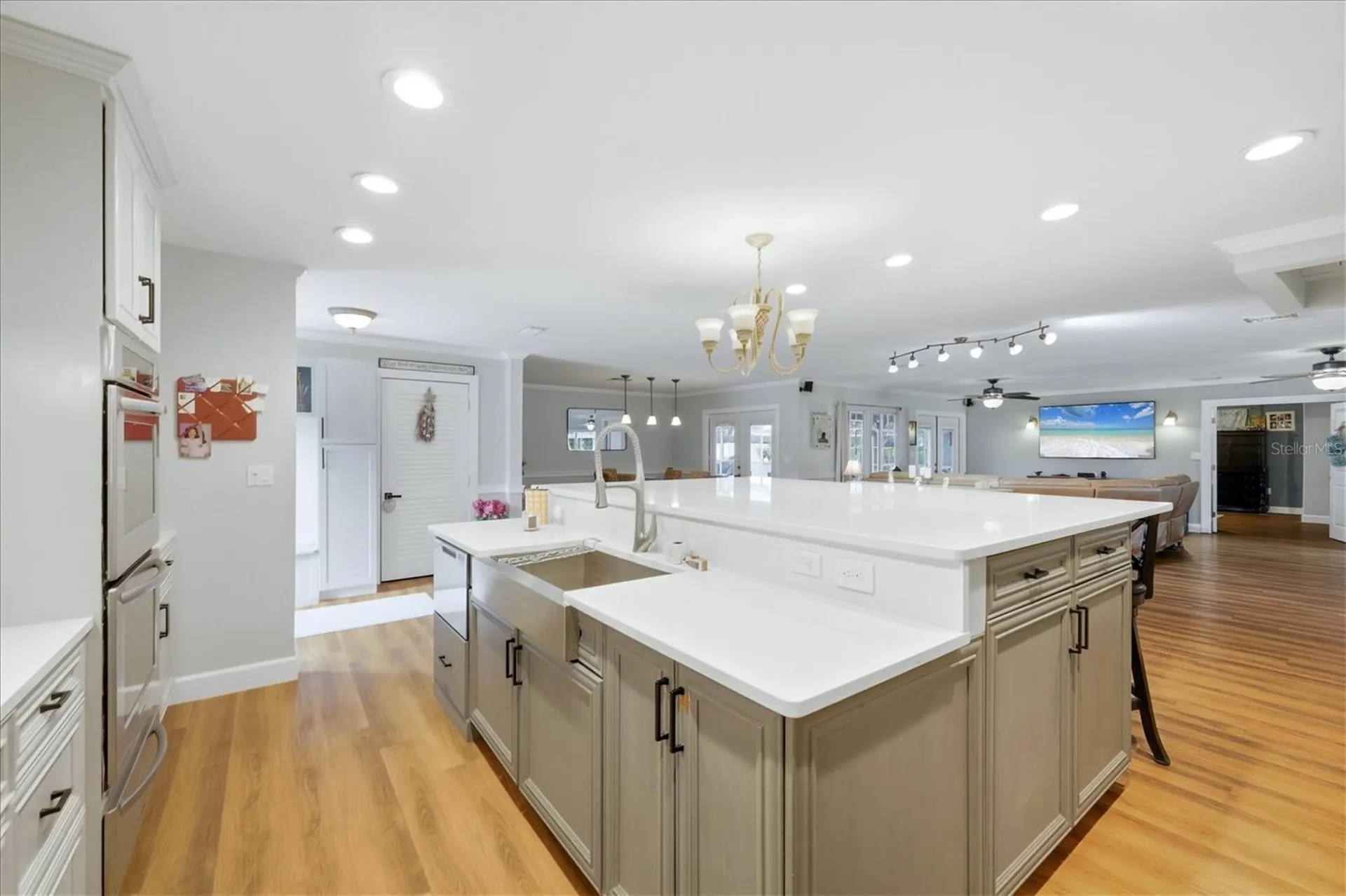 7714 N Leewynn Drive Sarasota FL 34240