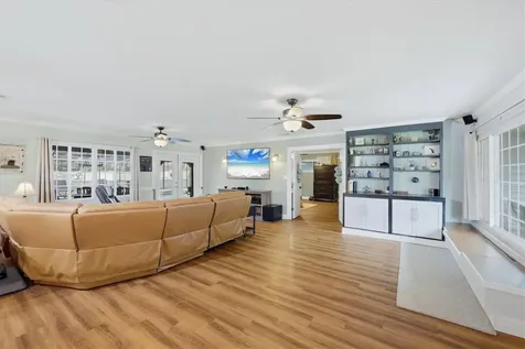 7714 N Leewynn Drive Sarasota FL 34240