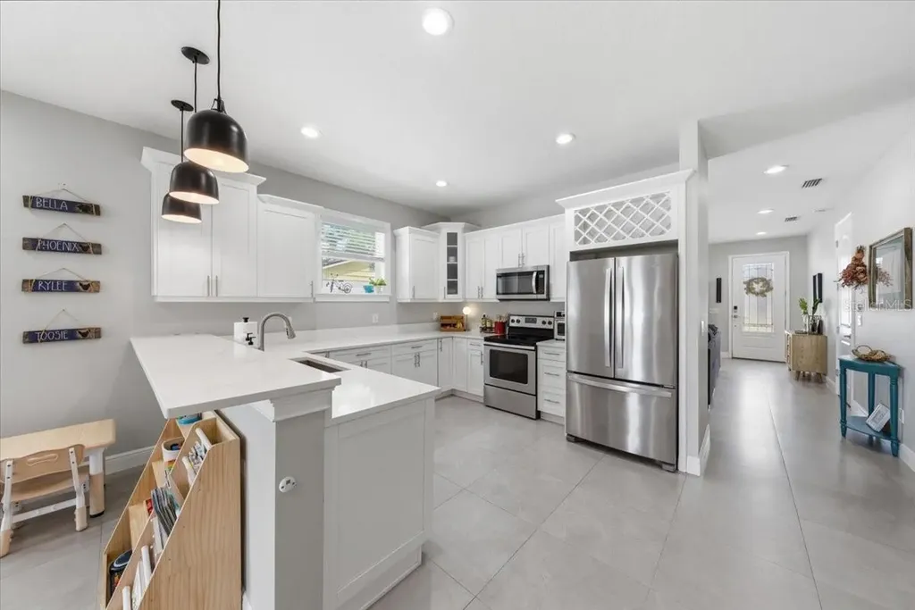1808 W Cluster Avenue Tampa FL 33604