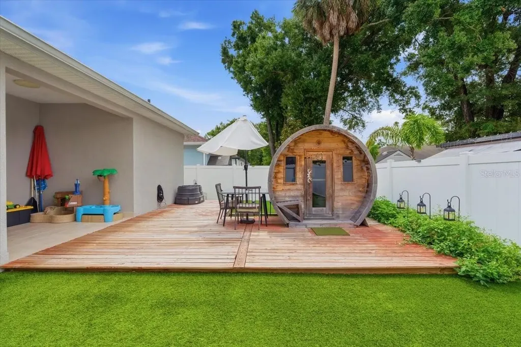 1808 W Cluster Avenue Tampa FL 33604