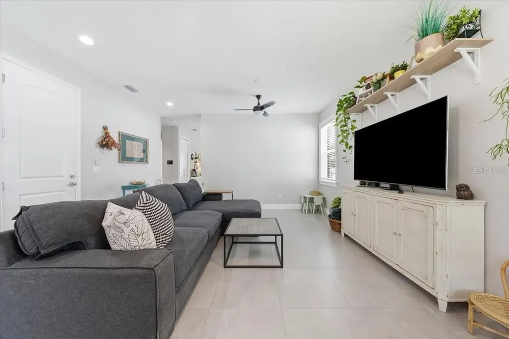 1808 W Cluster Avenue Tampa FL 33604