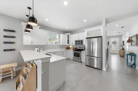 1808 W Cluster Avenue Tampa FL 33604