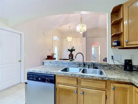 39033 6th Avenue Zephyrhills FL 33542