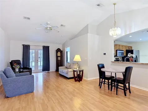 39033 6th Avenue Zephyrhills FL 33542