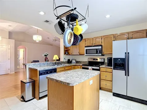 39033 6th Avenue Zephyrhills FL 33542