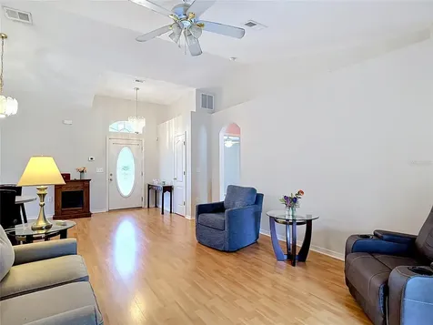 39033 6th Avenue Zephyrhills FL 33542