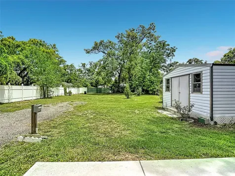 39033 6th Avenue Zephyrhills FL 33542