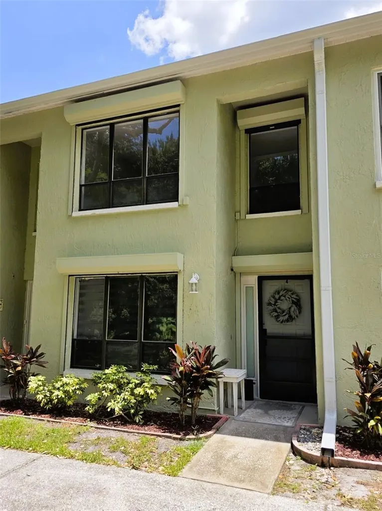 1761 Cupecoy Circle Lutz FL 33558