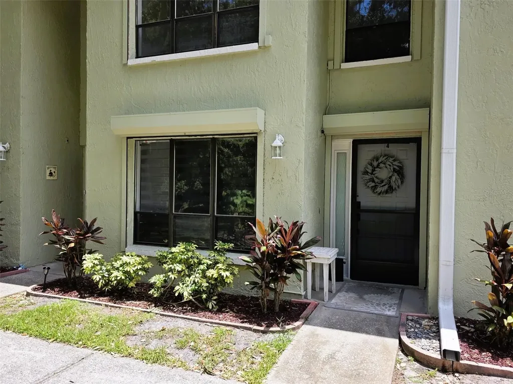 1761 Cupecoy Circle Lutz FL 33558