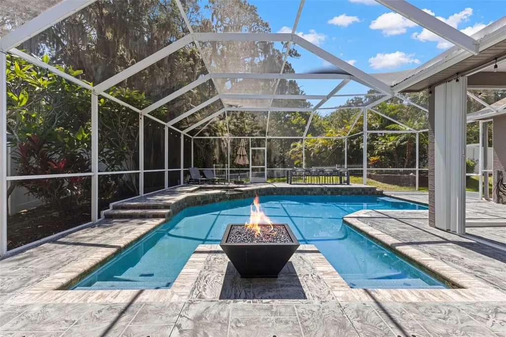 695 Salt Lake Drive Tarpon Springs FL 34689