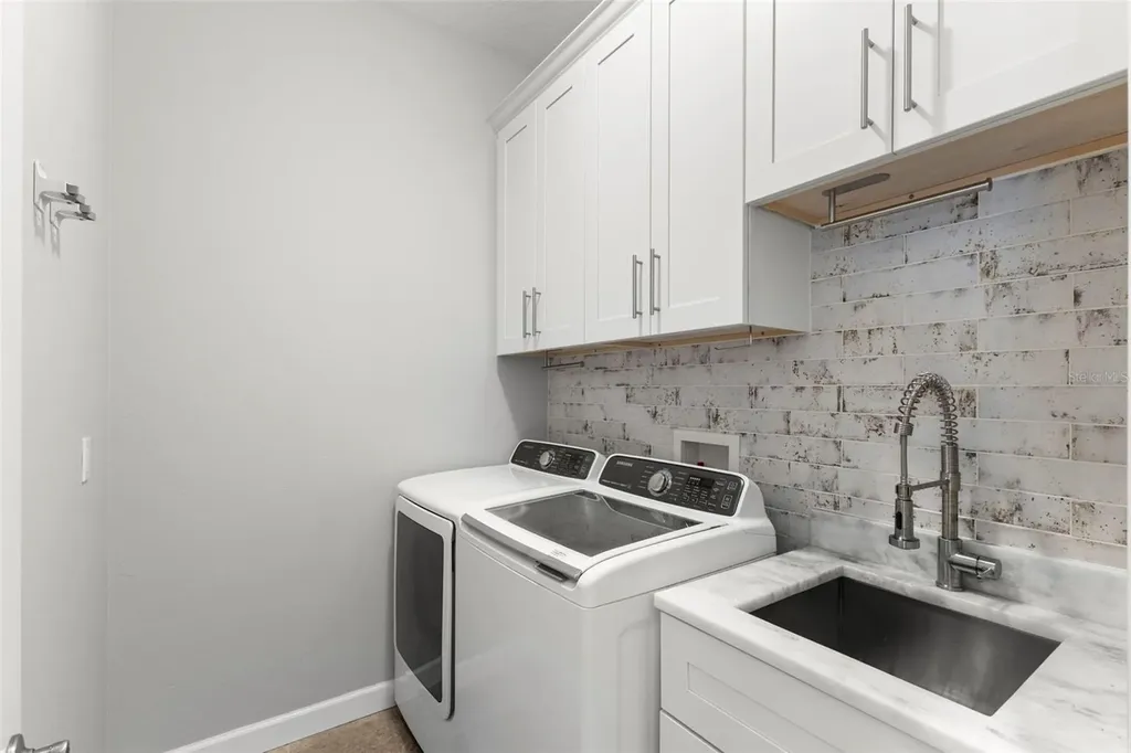 695 Salt Lake Drive Tarpon Springs FL 34689