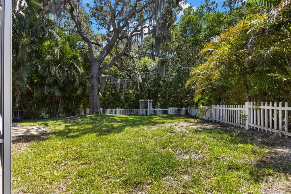 695 Salt Lake Drive Tarpon Springs FL 34689
