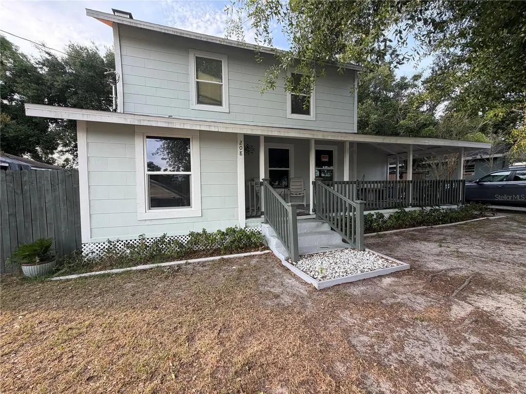 208 Weaver Avenue Lake Wales FL 33853