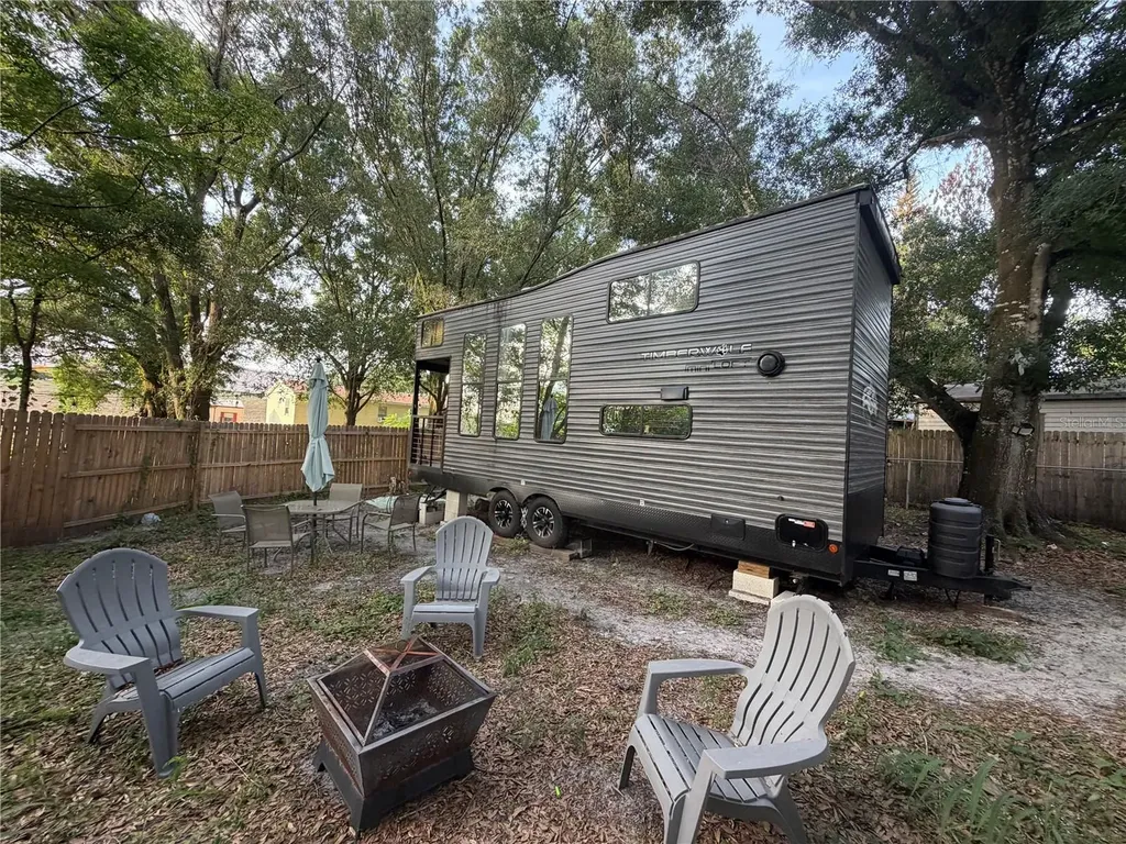 208 Weaver Avenue Lake Wales FL 33853