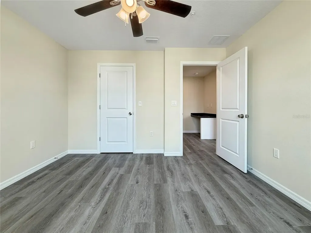 4345 Cambio Gardens Court Tampa FL 33610