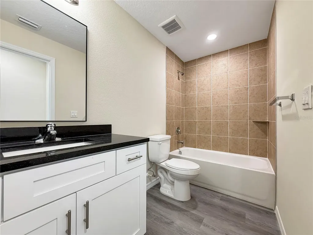 4345 Cambio Gardens Court Tampa FL 33610
