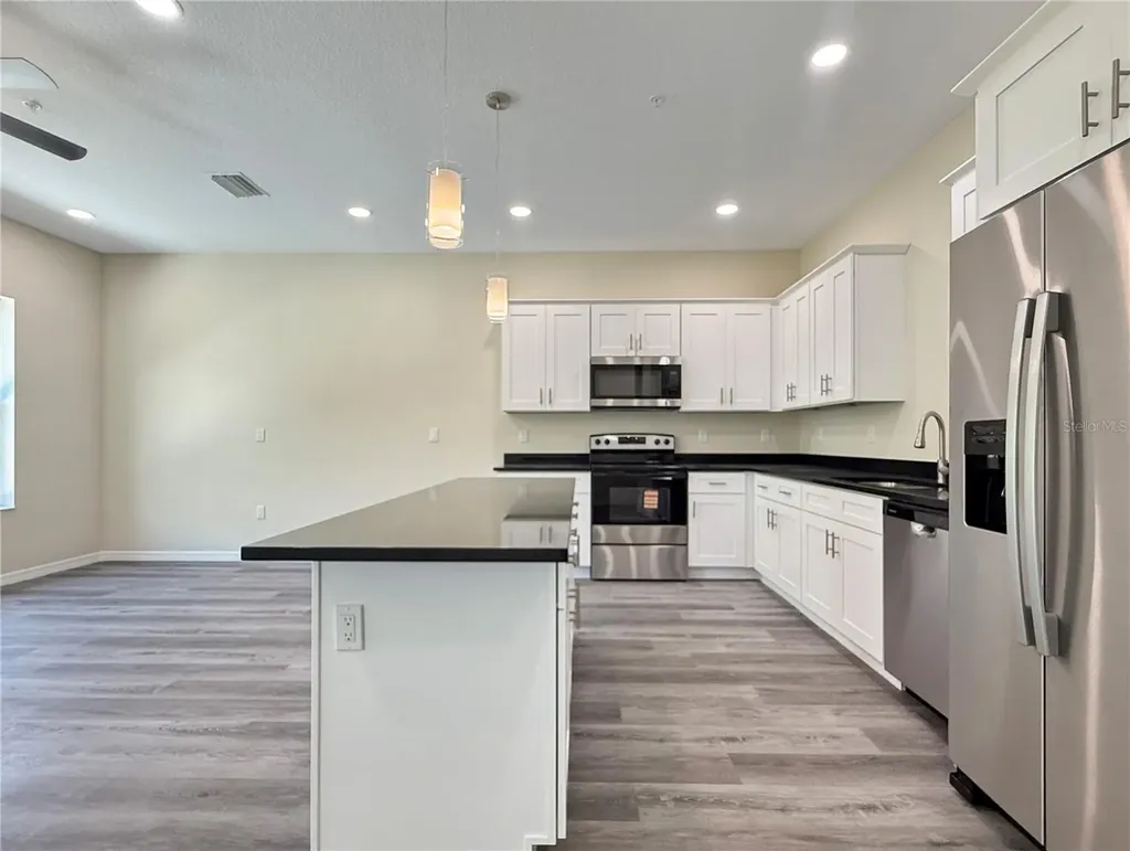 4345 Cambio Gardens Court Tampa FL 33610