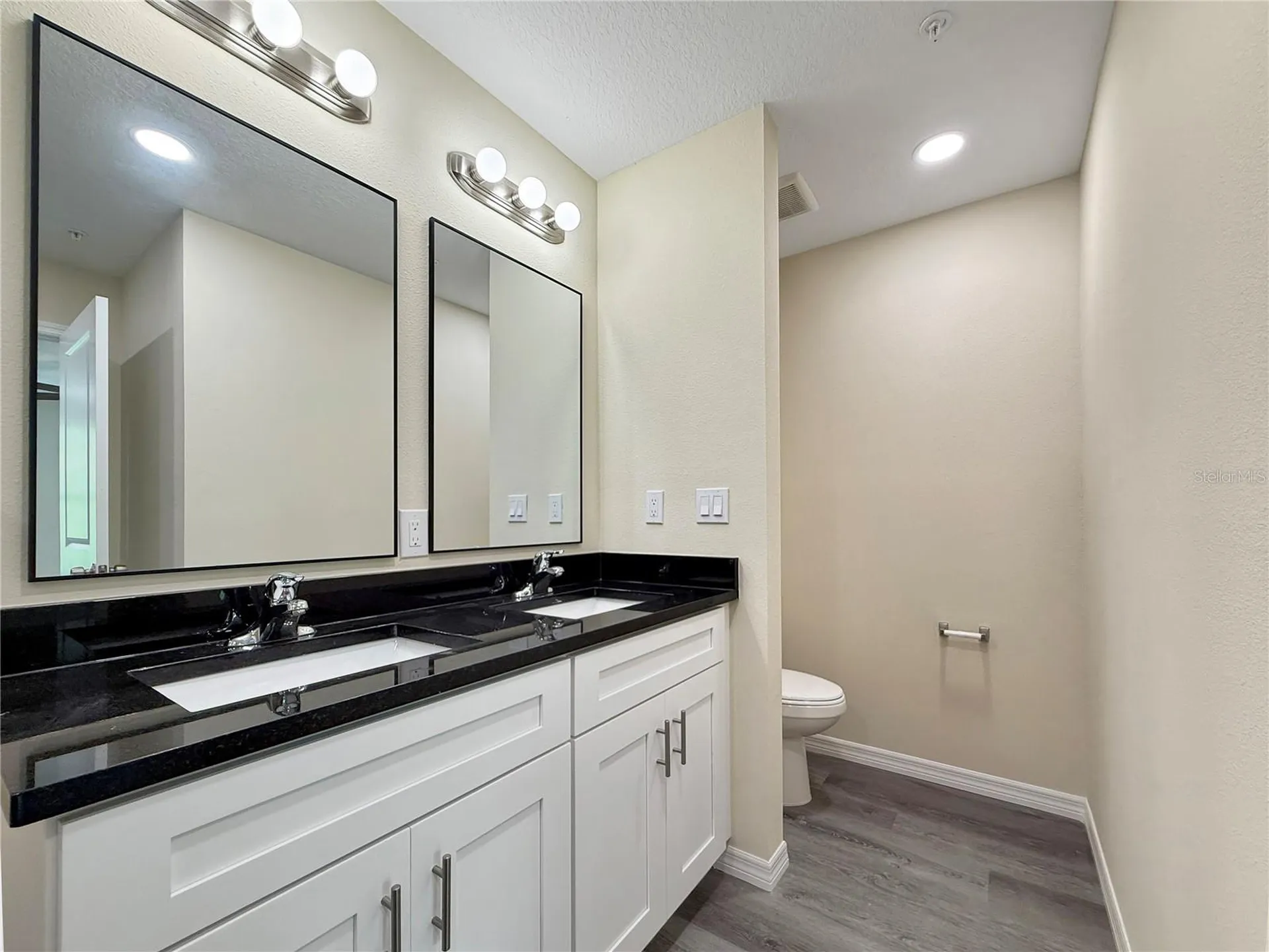 4345 Cambio Gardens Court Tampa FL 33610