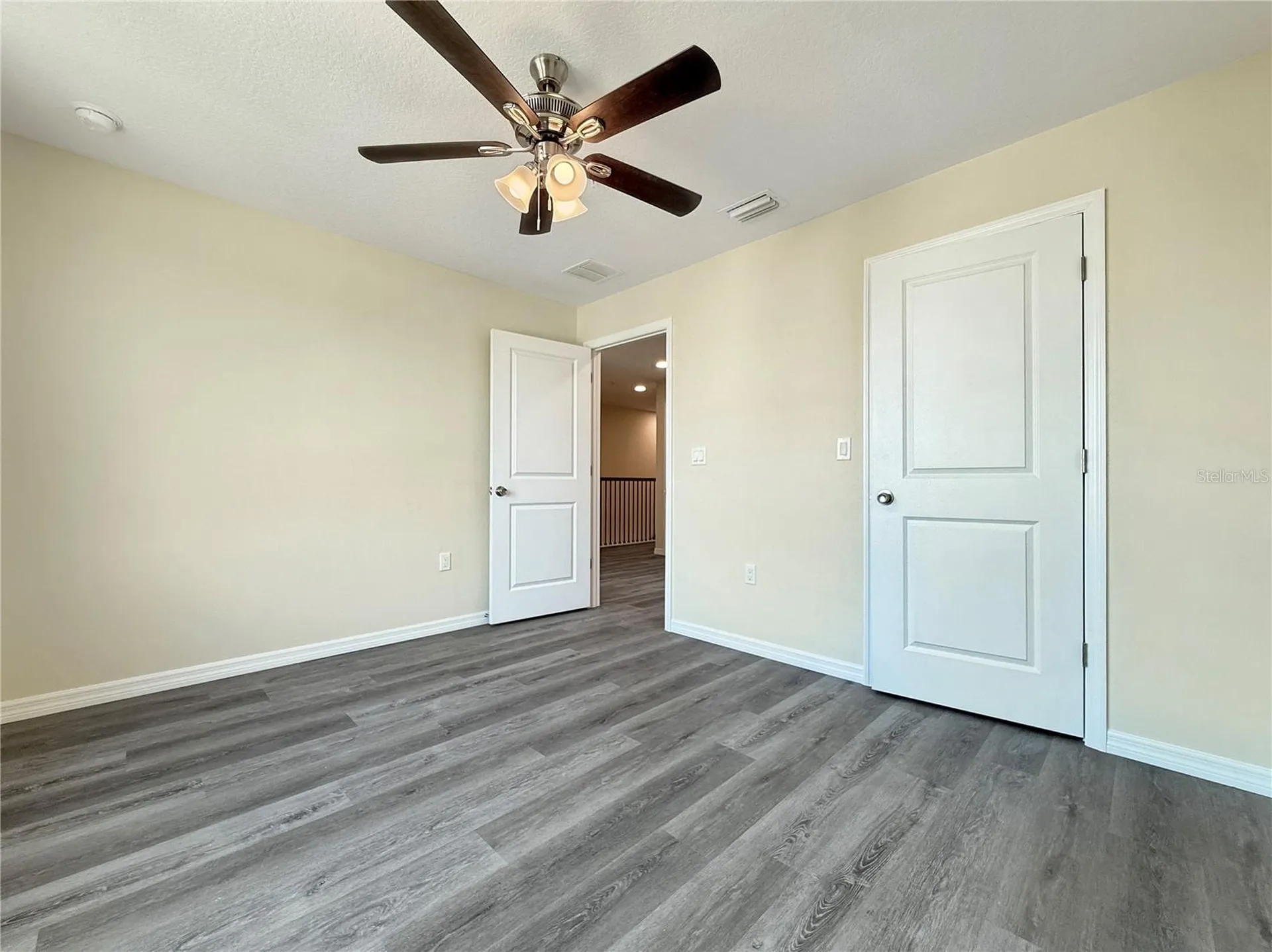 4345 Cambio Gardens Court Tampa FL 33610