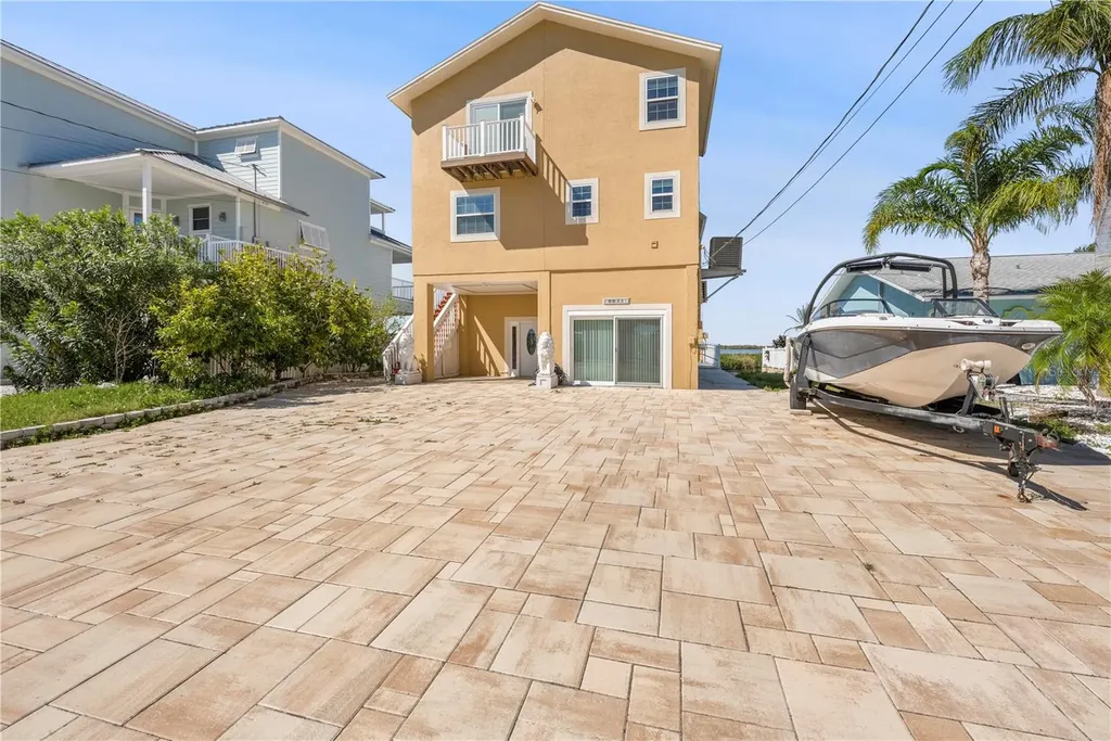 6633 Driftwood Drive Hudson FL 34667