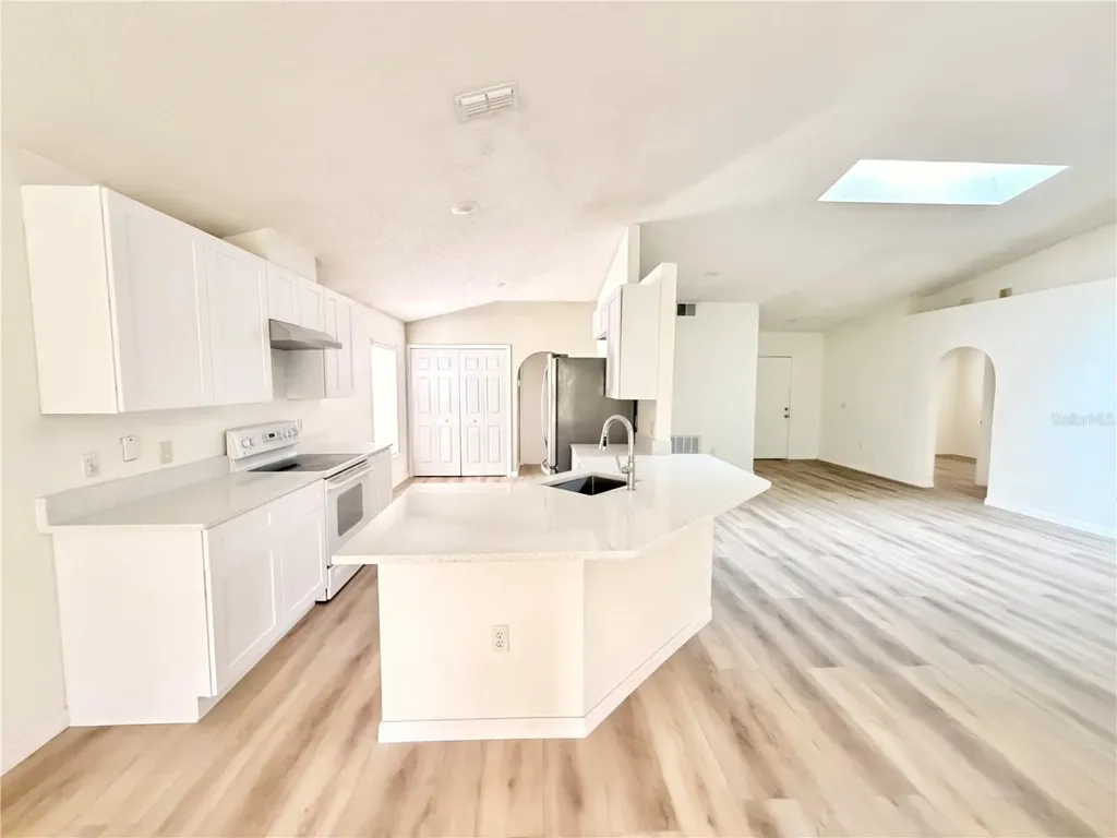 426 Woodbury Pines Circle Orlando FL 32828