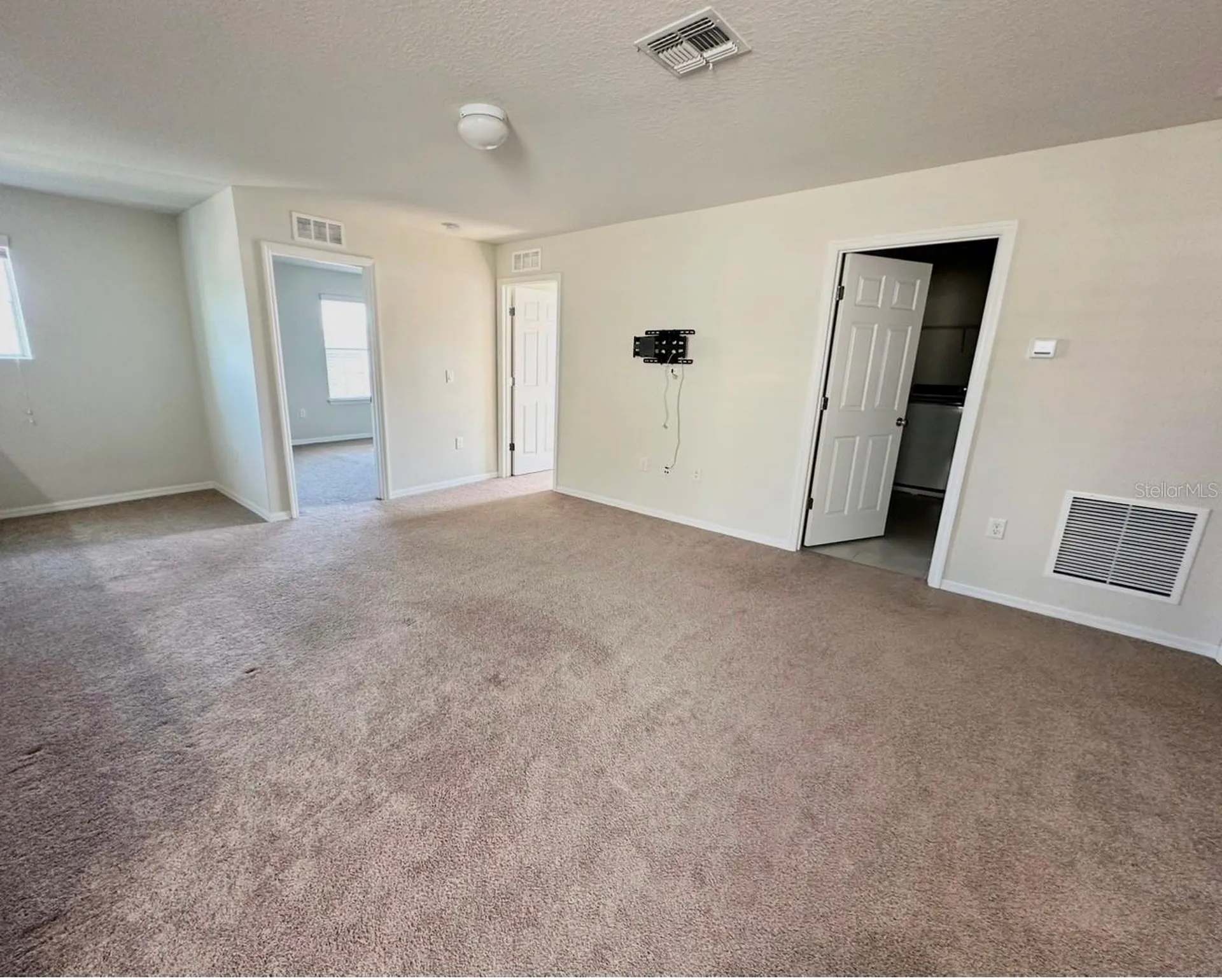 3596 Southern Cross Loop Kissimmee FL 34744