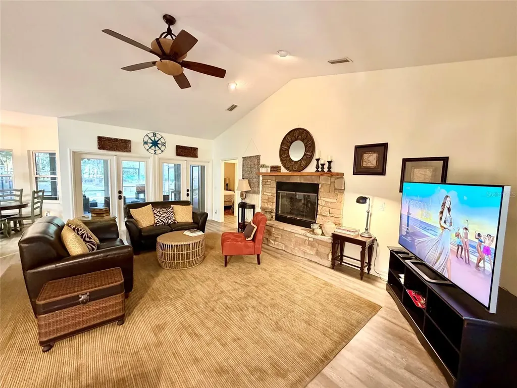 1043 SE County Road 21b Melrose FL 32666