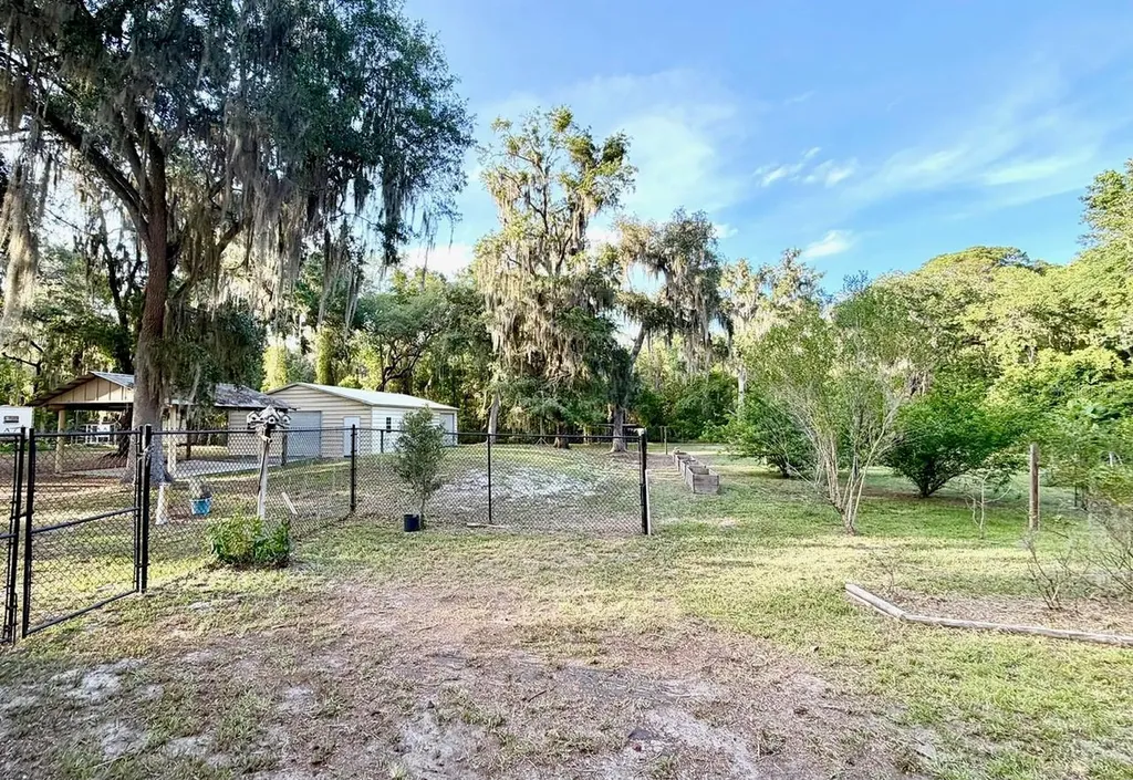 1043 SE County Road 21b Melrose FL 32666