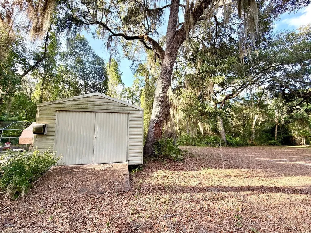 1043 SE County Road 21b Melrose FL 32666