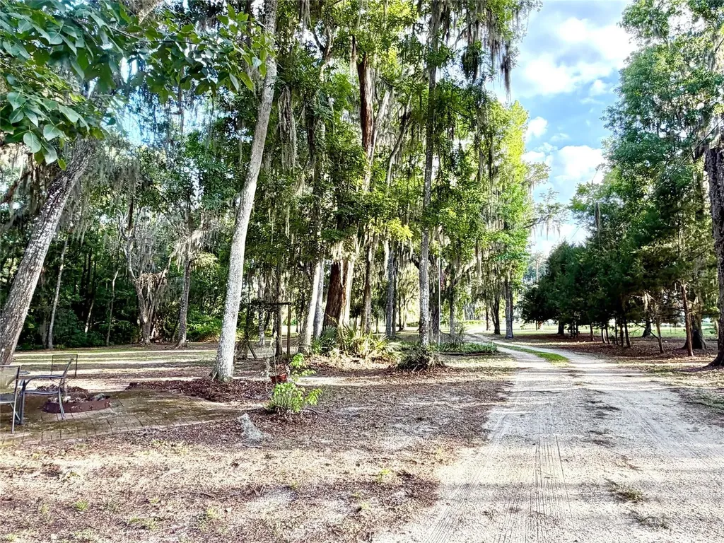 1043 SE County Road 21b Melrose FL 32666