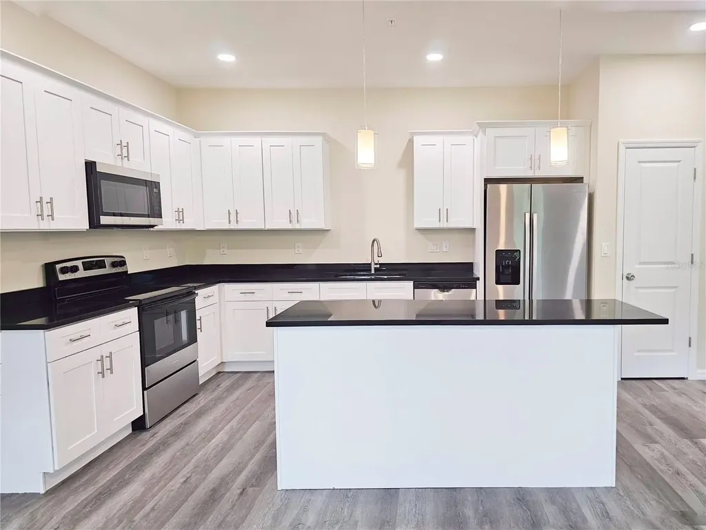 4371 Cambio Gardens Court Tampa FL 33610
