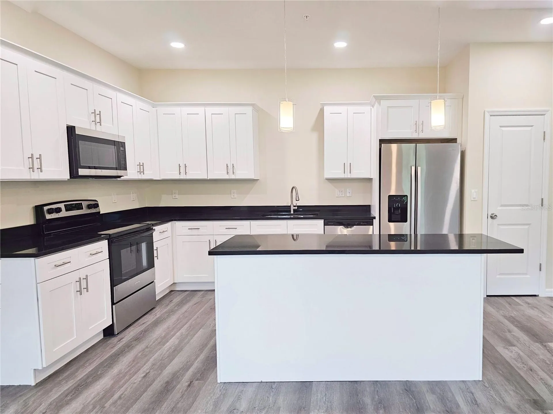 4371 Cambio Gardens Court Tampa FL 33610