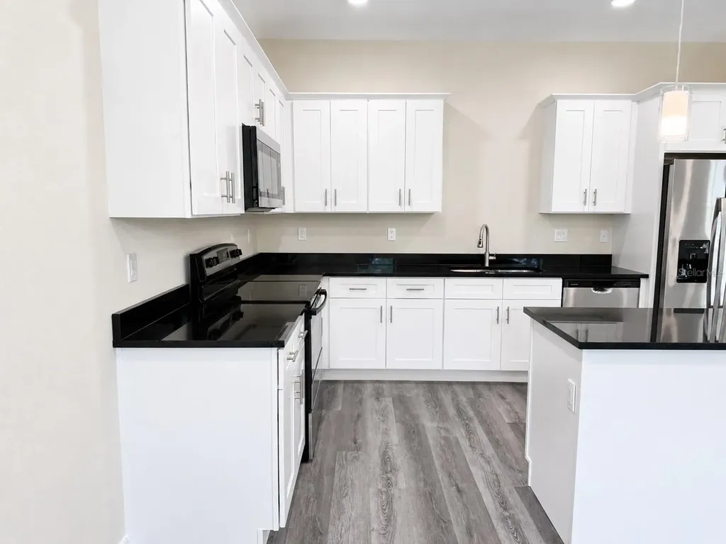 4349 Cambio Gardens Court Tampa FL 33610