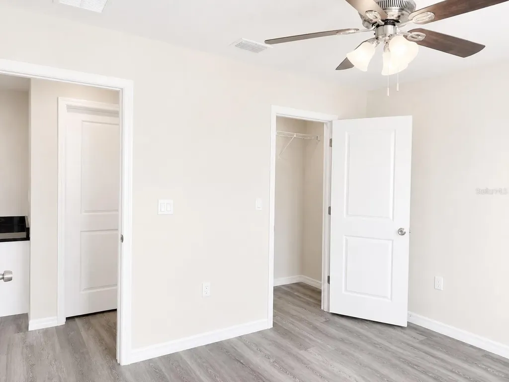 4349 Cambio Gardens Court Tampa FL 33610