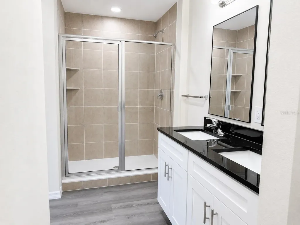 4349 Cambio Gardens Court Tampa FL 33610