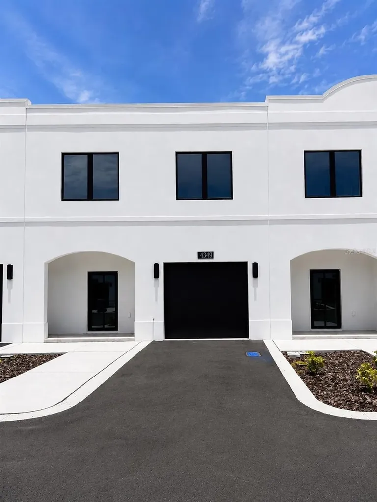 4349 Cambio Gardens Court Tampa FL 33610