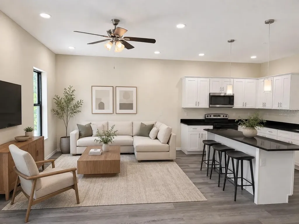 4349 Cambio Gardens Court Tampa FL 33610