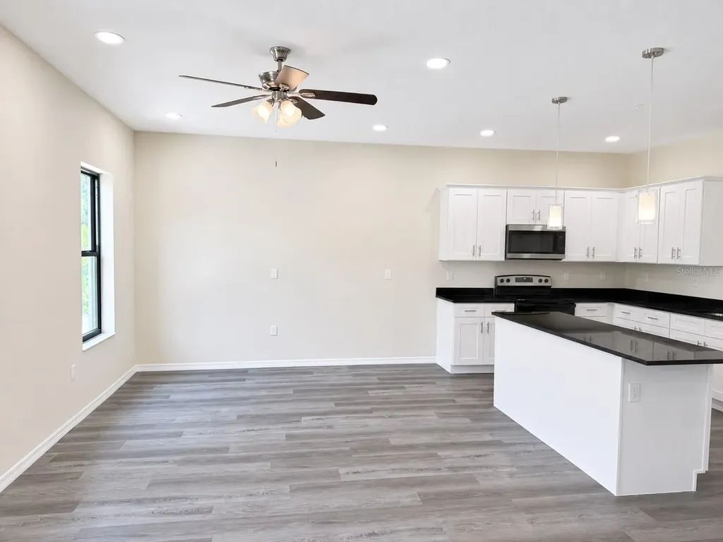 4349 Cambio Gardens Court Tampa FL 33610