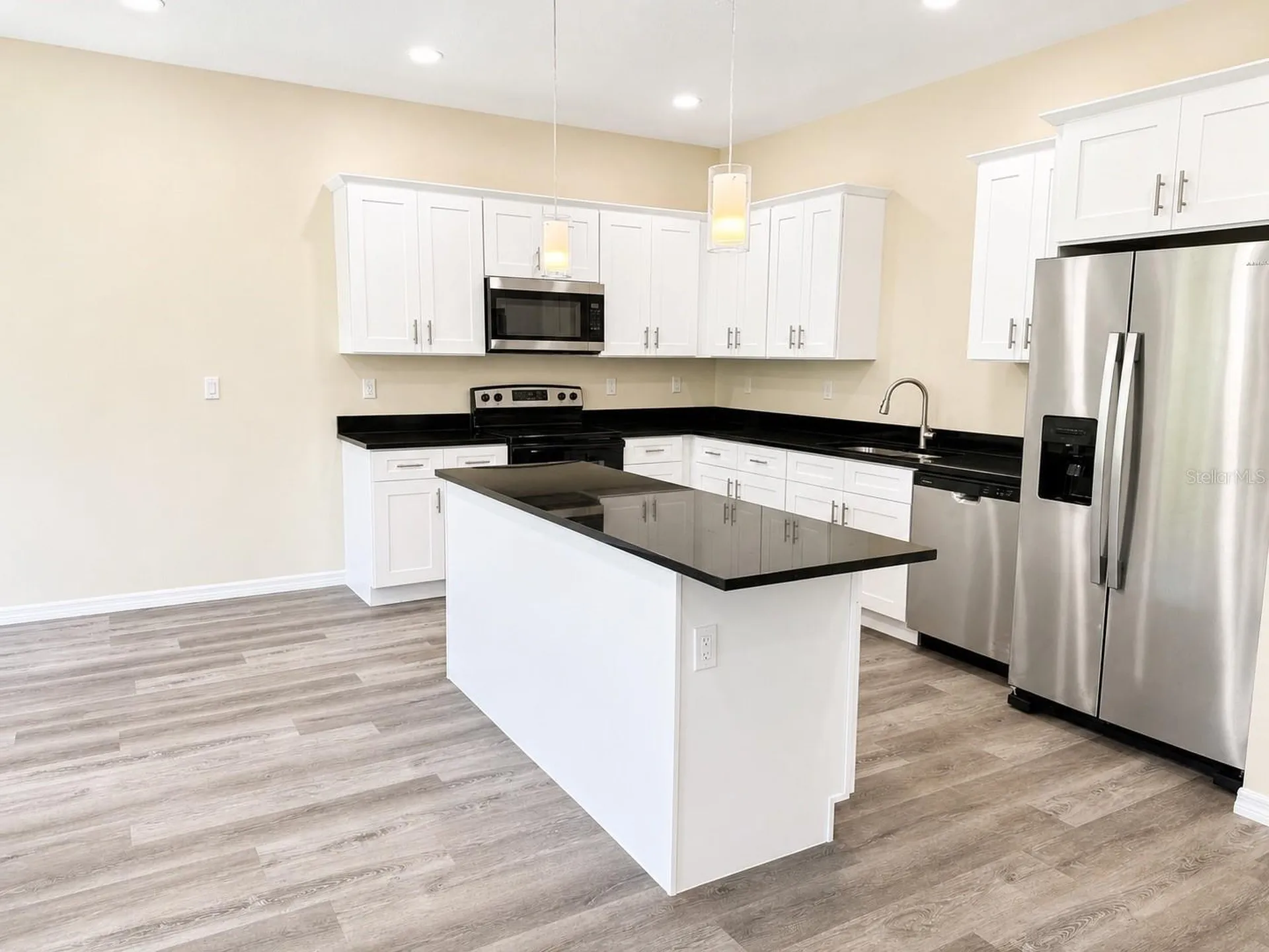4349 Cambio Gardens Court Tampa FL 33610