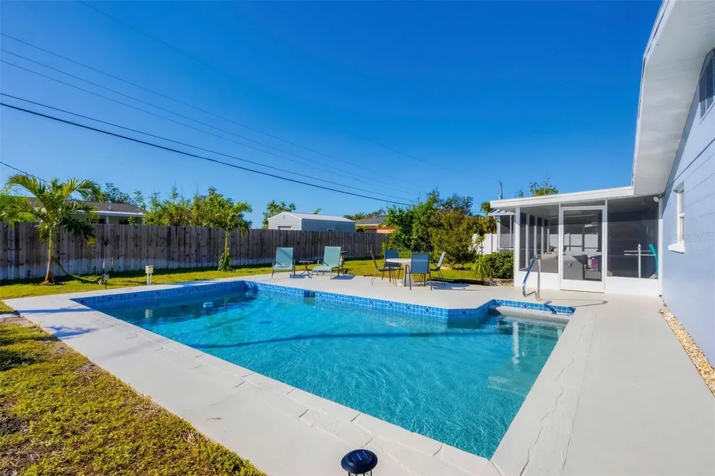 221 E Wentworth Street Englewood FL 34223